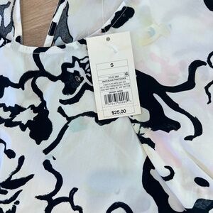 NWT Cropped Short sleeved Top from Target (A New Day brand) - Never worn